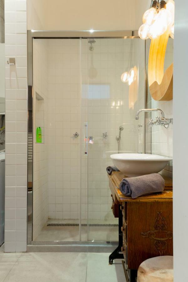 Luxury Twin 1-Bedroom In Kazinczy Street Budapest Exterior foto
