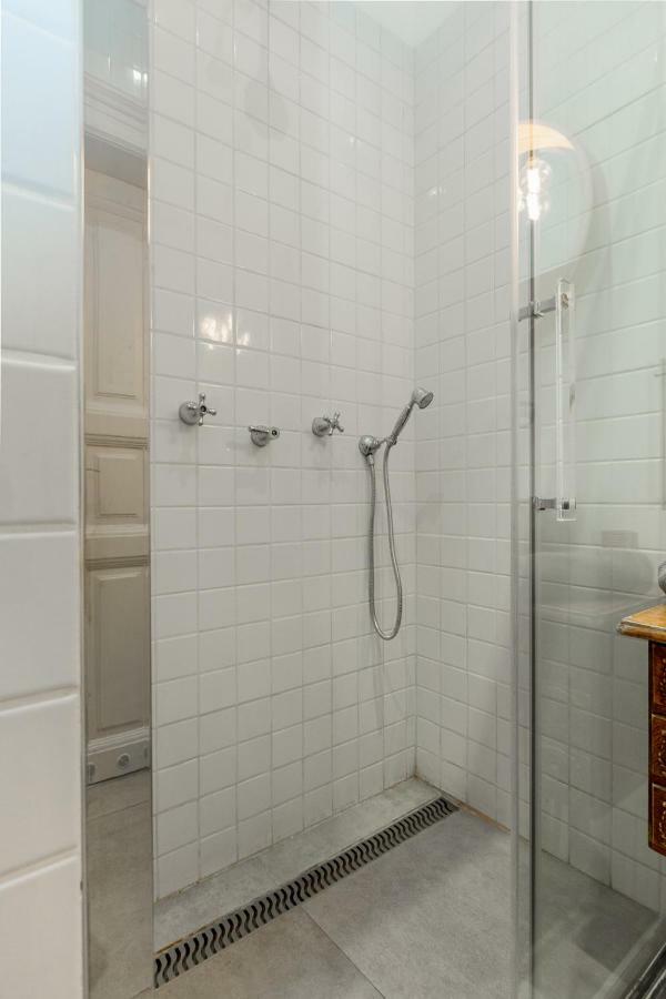 Luxury Twin 1-Bedroom In Kazinczy Street Budapest Exterior foto